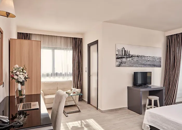 Senses Ocean Blue Sea Side - 4*